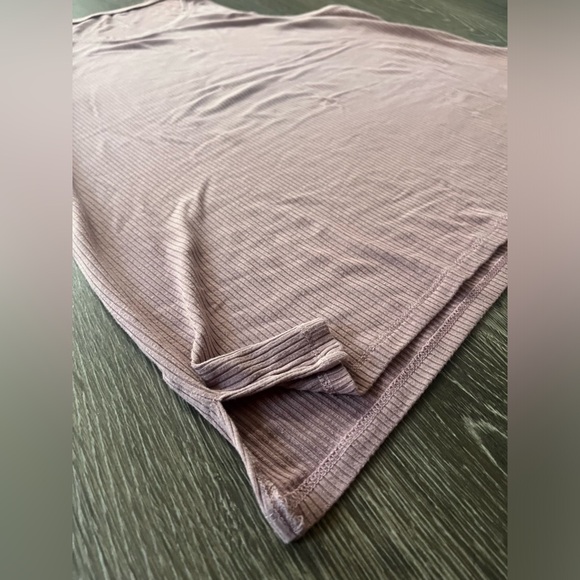 American Eagle Tank L - Picture 3 of 4